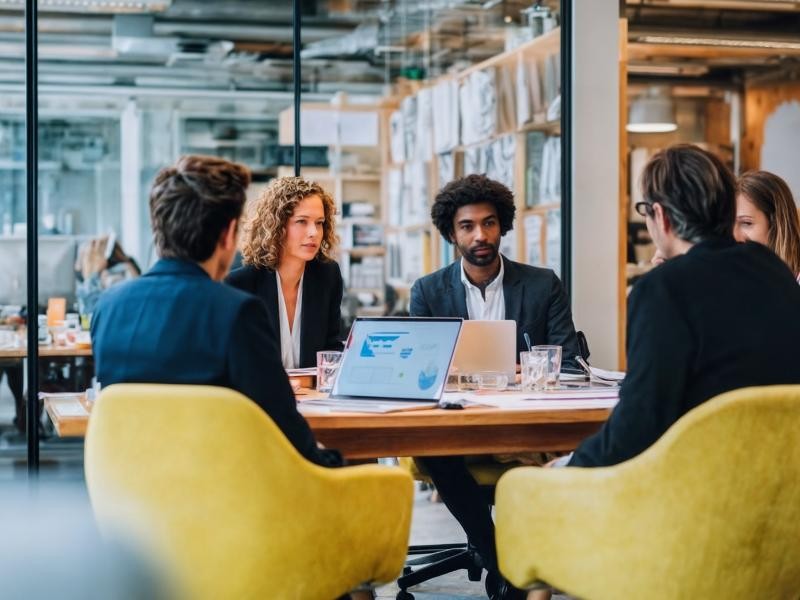 Coworking e Startups: Como Construir uma Base Sólida em Ambientes Colaborativos