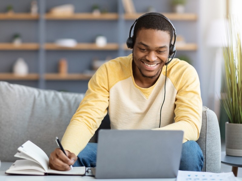 Professores e Mentores Online: Como o Coworking Virou Sala de Aula Digital